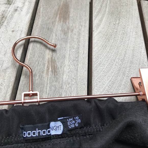 BOOHOO Night Black Mini Skirt Raised Floral Design - Picture 6 of 6